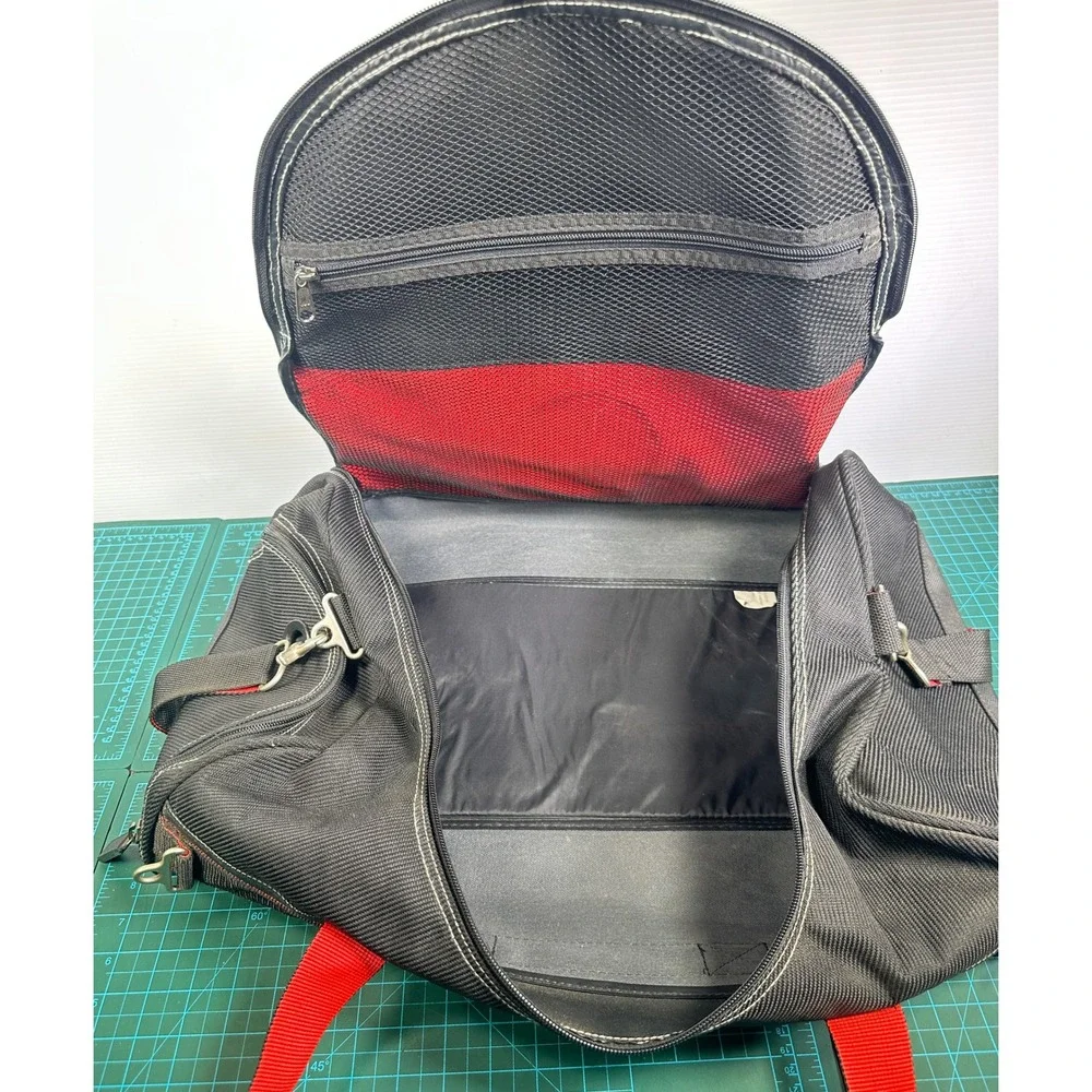 VTG 1997 Marlboro Unlimited Gear Duffle Bag Red Black Compass Logo Travel Gym